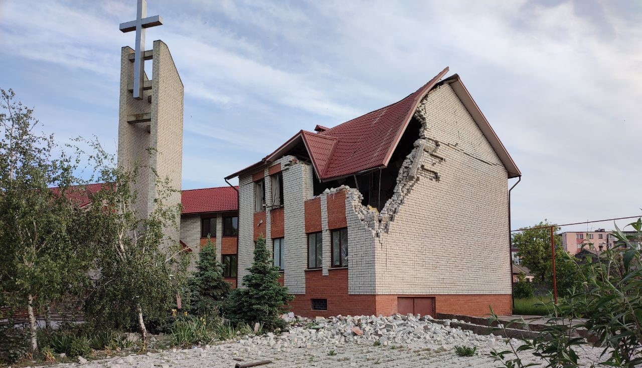 Натисни щоб дізнатись більше про: Пасторів засудили, з прихожанами “працюють”: російський депутат похвалився заходами проти євангельських церков на окупованих територіях